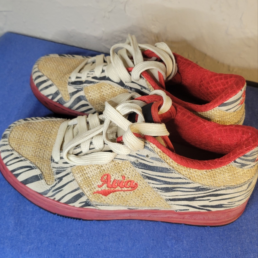 Avia hemp zebra tennis shoes